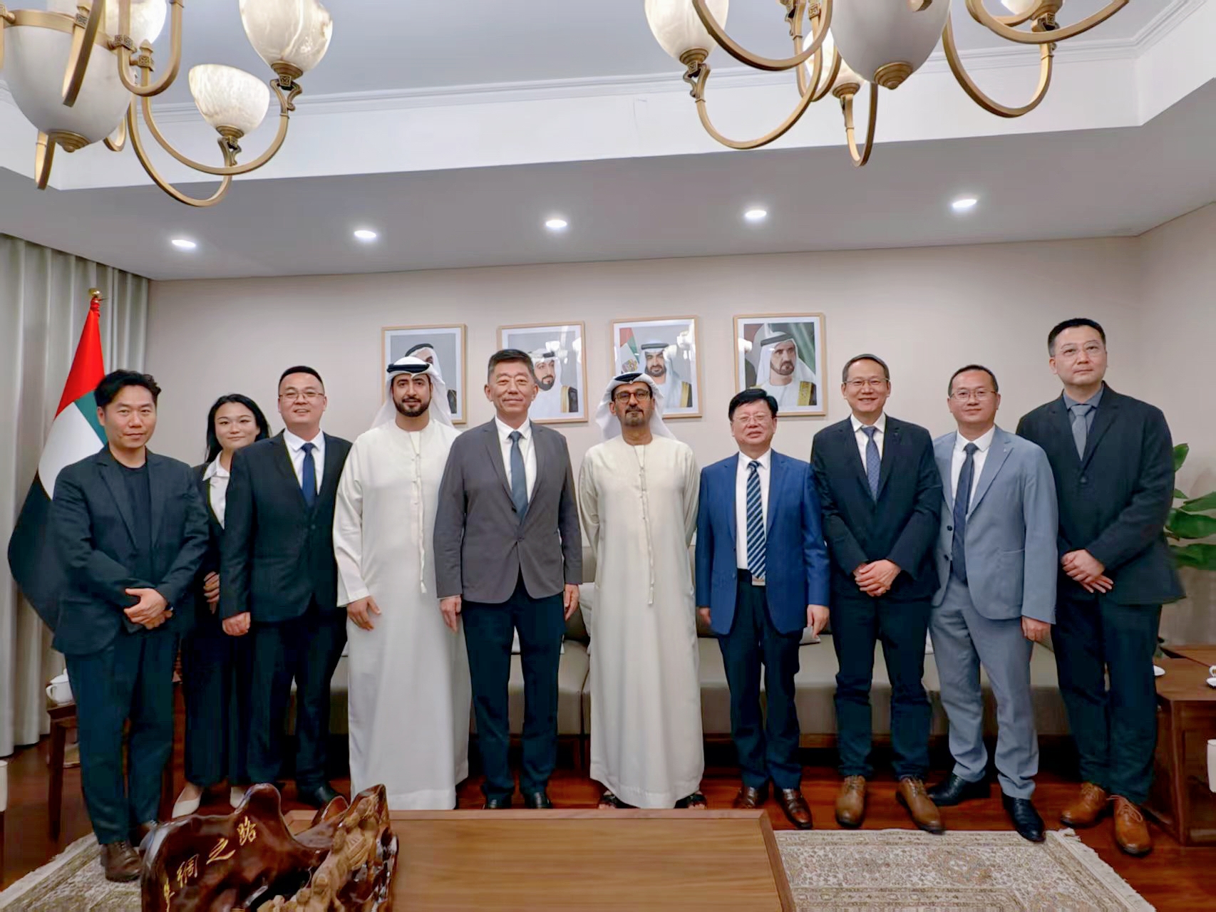揚(yáng)子江藥業(yè)集團(tuán)董事長徐浩宇拜會阿聯(lián)酋駐華大使哈馬迪